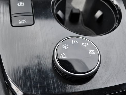 Used 2024 Nissan Rogue SV image 13