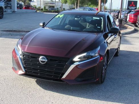 Used 2024 Nissan Altima 2.5 SV FWD image 6