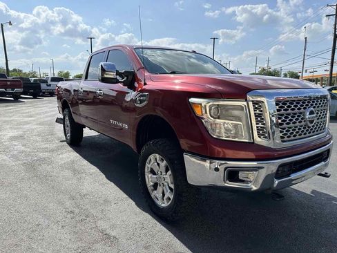 Used 2016 Nissan Titan SL image 6