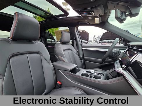 Used 2025 Jeep Wagoneer S Launch Edition AWD/4WD image 12