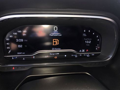 Used 2024 GMC Yukon AT4 w/ Technology Package image 15