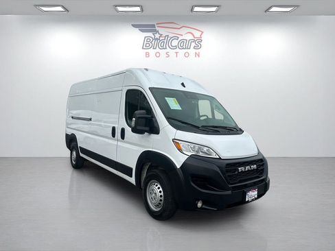 Used 2025 RAM ProMaster 2500 w/ Convenience Group FWD image 3