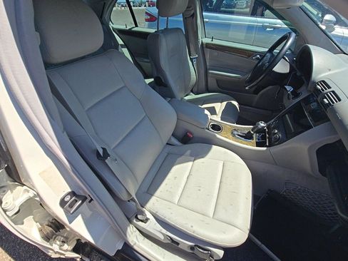 Used 2007 Mercedes-Benz C 230 Sedan image 10
