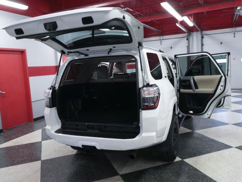 Used 2022 Toyota 4Runner SR5 Premium w/ Moonroof Package RWD image 29