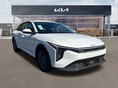 New 2025 Kia K4 LXS