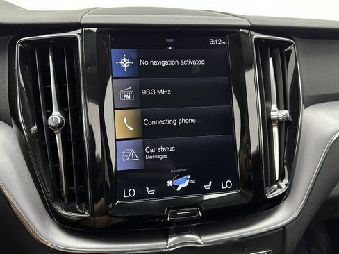 Used 2020 Volvo XC60 T5 Momentum image 15