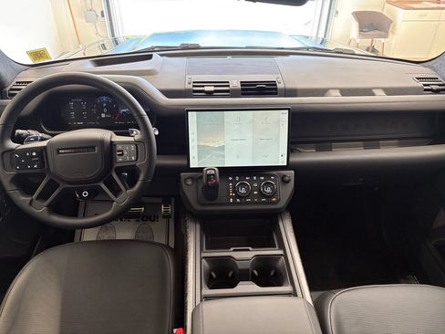 New 2026 Land Rover Defender 110 AWD/4WD image 25