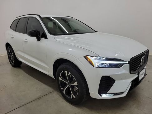 New 2026 Volvo XC60 B5 Core AWD/4WD image 4