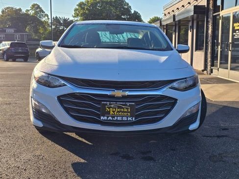 Used 2024 Chevrolet Malibu LT image 2