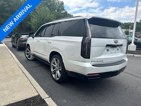 Used 2025 Cadillac Escalade Sport Platinum w/ LPO, Floor Liner Package AWD/4WD image 4