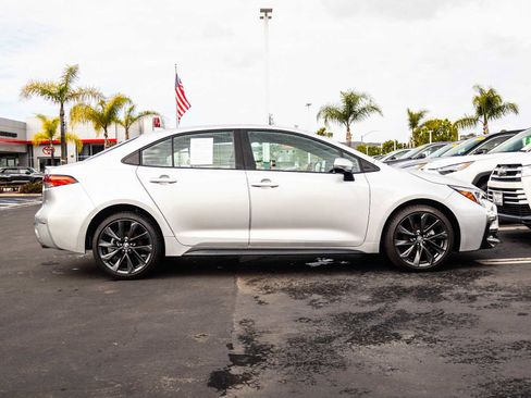 Used 2025 Toyota Corolla SE image 11