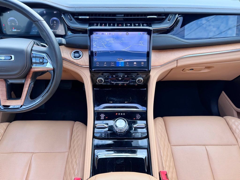 Used 2023 Jeep Grand Cherokee L Summit AWD/4WD image 12