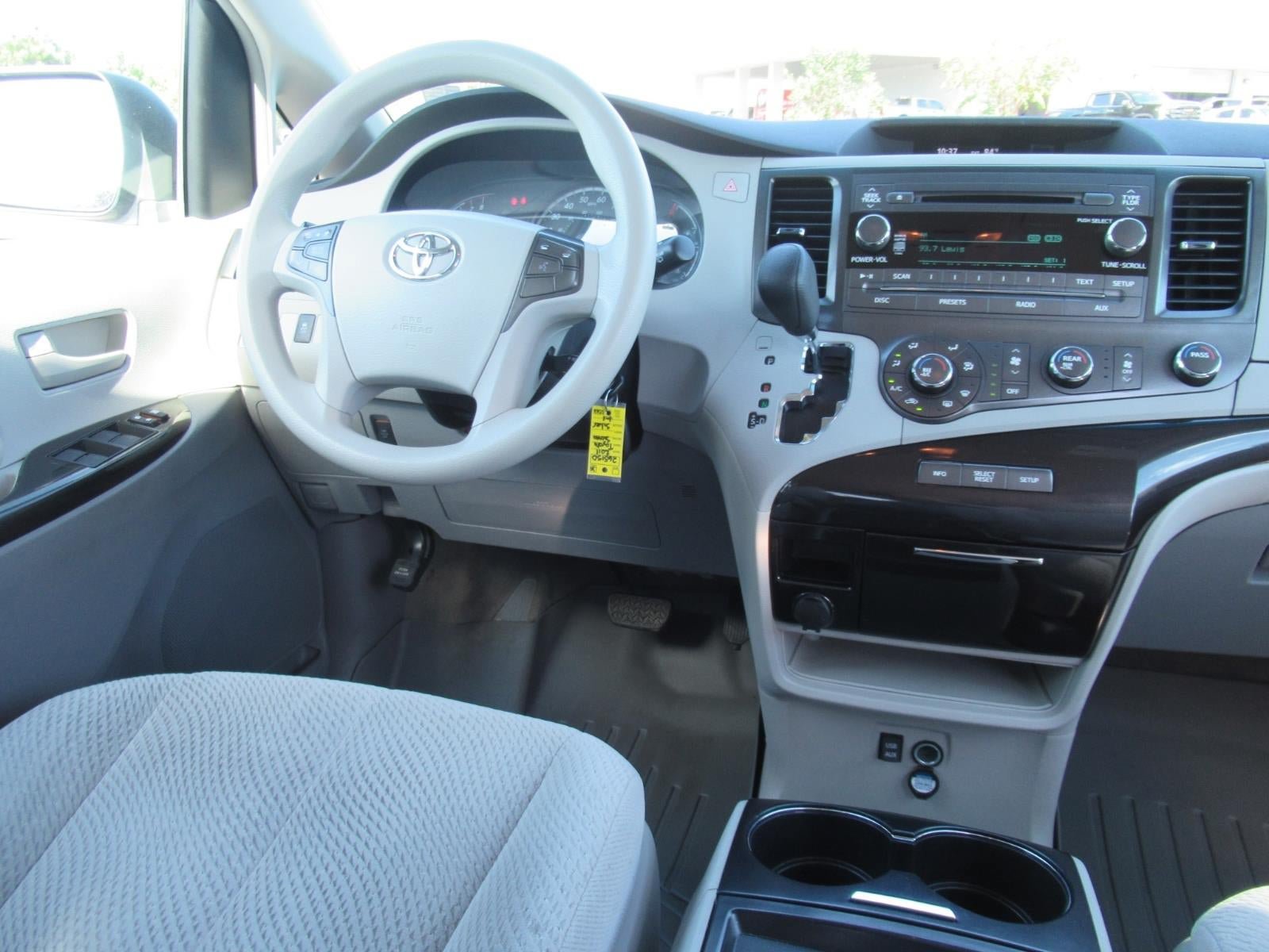 Used 2011 Toyota Sienna LE FWD image 14