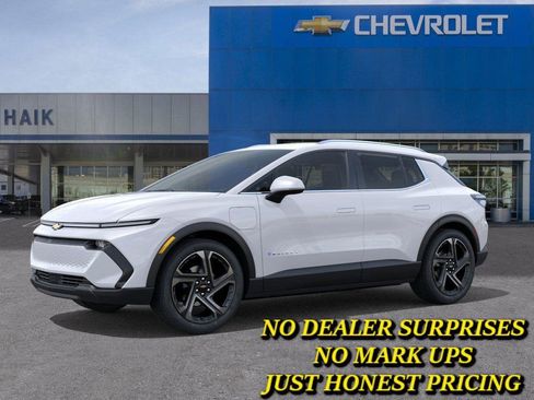New 2026 Chevrolet Equinox EV LT w/ Convenience Package II FWD image 2