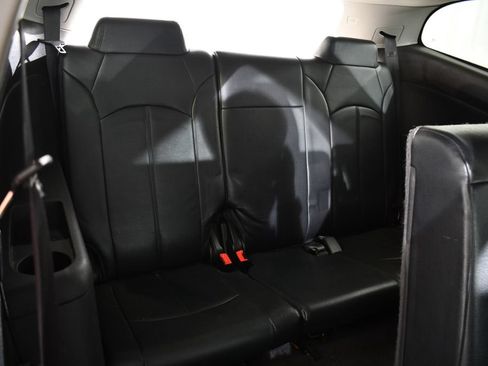 Used 2017 Chevrolet Traverse LT w/ Style and Technology Package FWD image 20