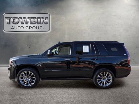 Used 2019 Cadillac Escalade Premium Luxury w/ Escalade Sport Edition AWD/4WD image 6