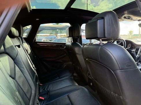 Used 2015 Porsche Macan S image 16
