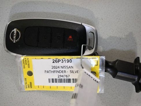 Used 2024 Nissan Pathfinder SV FWD image 9