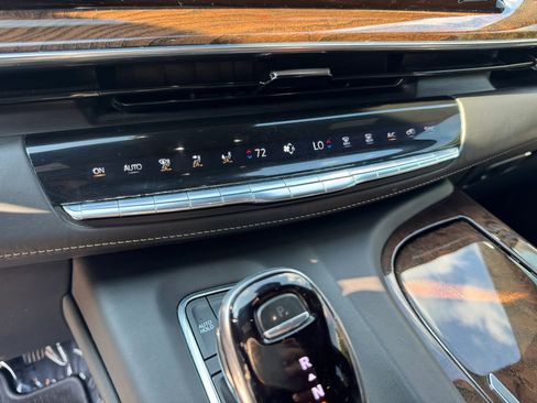 Used 2022 Cadillac Escalade Sport Platinum w/ LPO, ONYX Package AWD/4WD image 25