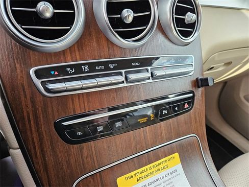 Used 2022 Mercedes-Benz GLC 300 4MATIC image 22