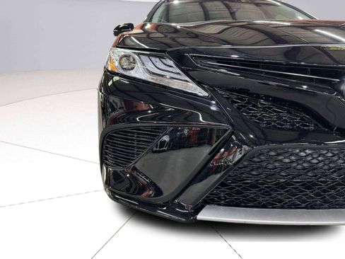 Used 2020 Toyota Camry XSE FWD image 11