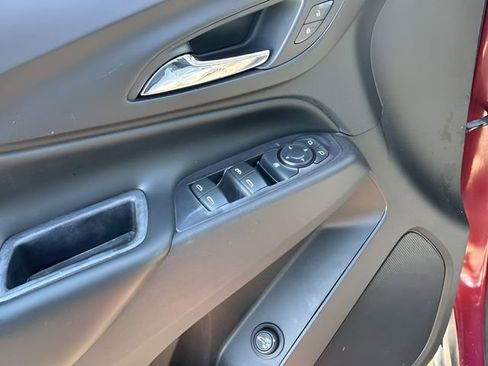 Used 2019 Chevrolet Equinox LT w/ Sun & Navigation Package image 21