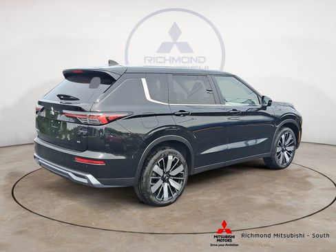 New 2026 Mitsubishi Outlander SE FWD image 3