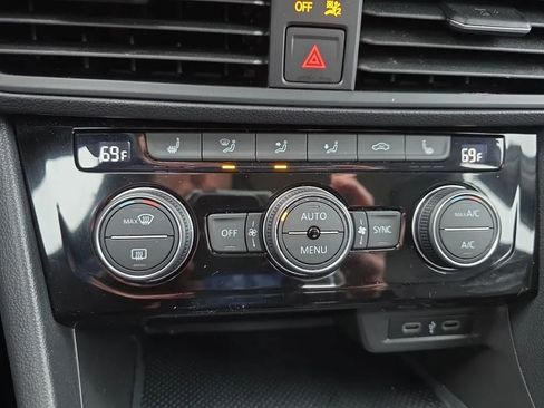 Used 2023 Volkswagen Jetta SE image 28