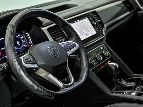 Used 2023 Volkswagen Atlas SEL R-Line AWD/4WD image 16