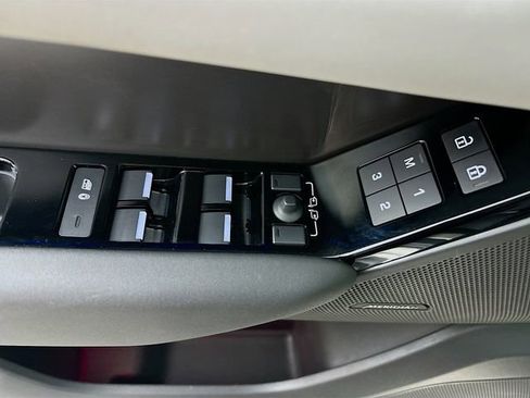 Used 2026 Land Rover Range Rover Velar S image 20