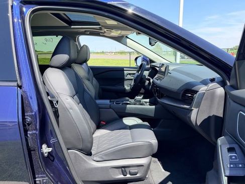 Used 2026 Nissan Rogue Platinum w/ Platinum Premium Package AWD/4WD image 10