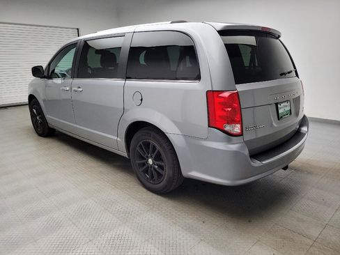 Used 2019 Dodge Grand Caravan SXT image 5