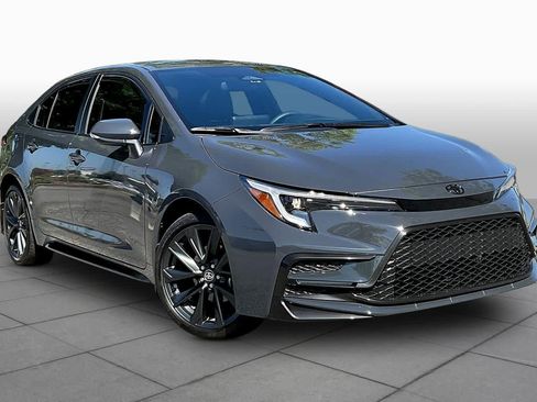 Used 2026 Toyota Corolla SE FWD image 3