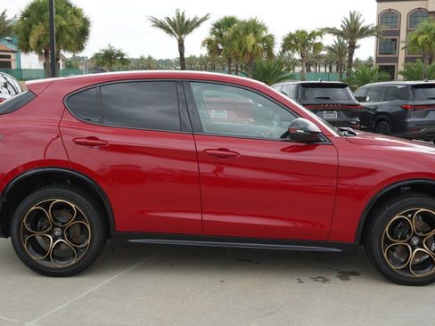 Used 2025 Alfa Romeo Stelvio Sprint AWD/4WD image 4