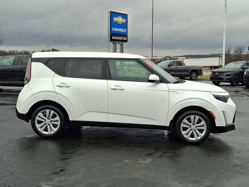 Used 2023 Kia Soul LX image 7
