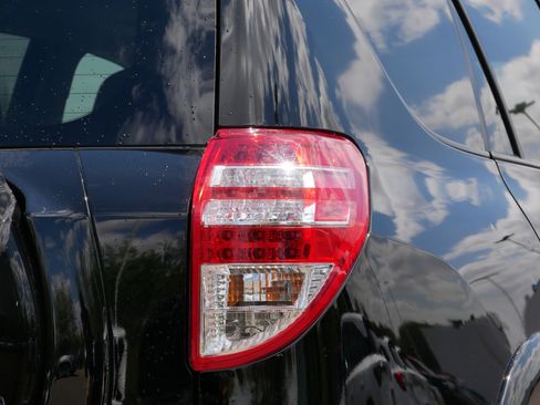 Used 2012 Toyota RAV4 Limited w/ Premium Plus Value Pkg AWD/4WD image 17