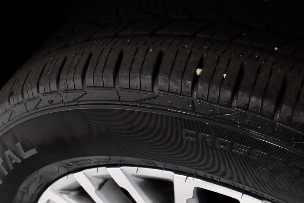 Used 2024 GMC Acadia Denali w/ LPO, Floor Liner Package FWD image 21