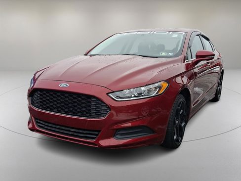 Used 2016 Ford Fusion SE image 4