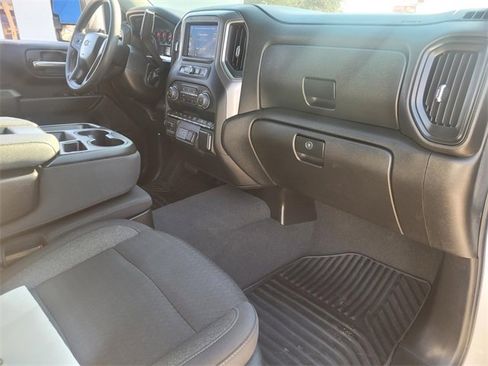 Used 2025 Chevrolet Silverado 2500 Custom w/ Custom Value Package image 8