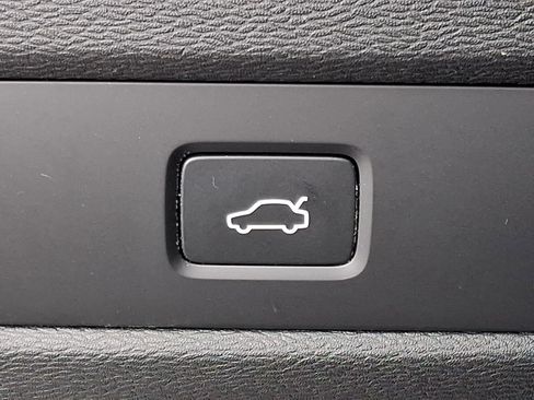 Certified 2023 Volvo XC60 B5 Plus w/ Climate Package image 24