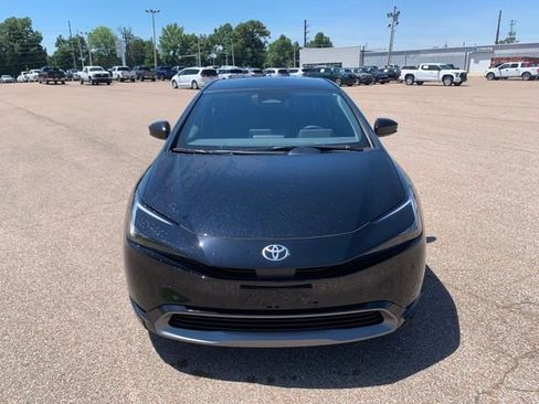 New 2026 Toyota Prius XLE FWD image 2