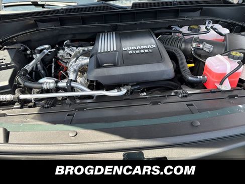 New 2026 GMC Yukon XL AT4 image 10