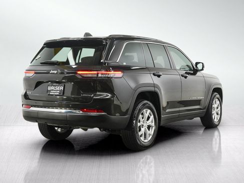 Used 2023 Jeep Grand Cherokee Limited AWD/4WD image 5