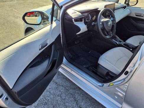 Used 2022 Toyota Corolla LE image 52