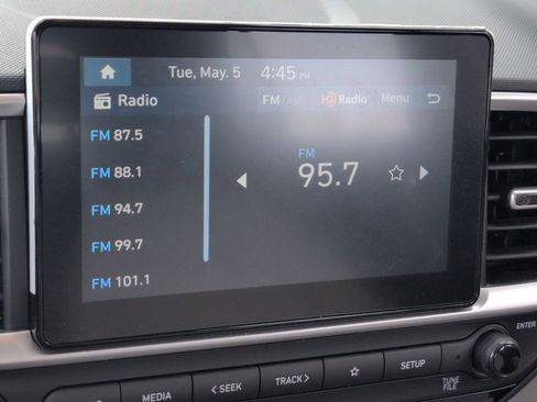 Used 2025 Hyundai Venue SEL FWD image 18