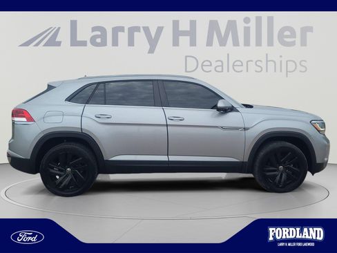 Used 2021 Volkswagen Atlas Cross Sport SE AWD/4WD image 6