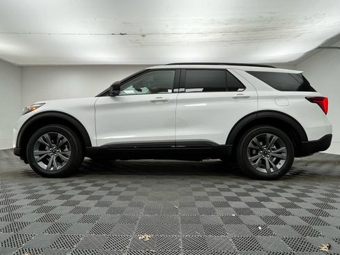 Used 2026 Ford Explorer Active w/ Active Comfort Package AWD/4WD image 13