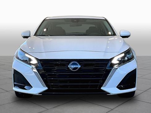 Used 2025 Nissan Altima 2.5 SL FWD image 3