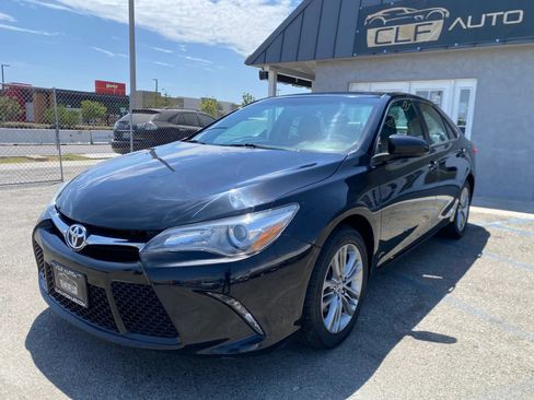 Used 2016 Toyota Camry SE FWD image 3