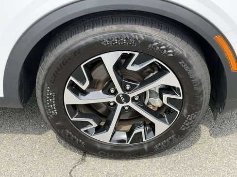 Used 2025 Kia Sportage EX FWD image 7